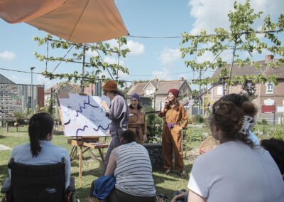 En quête d’ailleurs dans les jardins  de l’ESAT La Gohelle