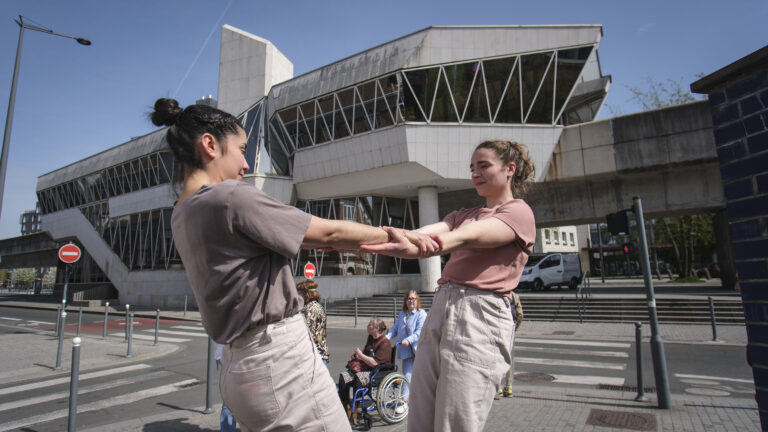 Être confronté au corps